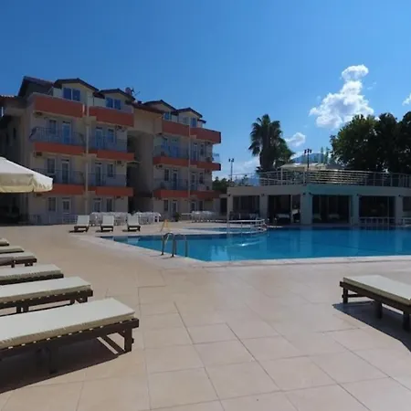 Grand Cinar Hotel *
